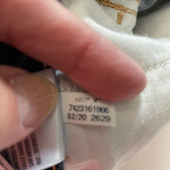 American Eagle Jeans Size 8 Blue Medium Wash Denim RELAXED MOM Soft Lightweight - Picture 11 of 12